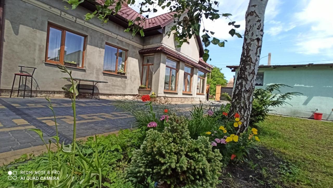 Valentyna Sapezhanka Exterior foto